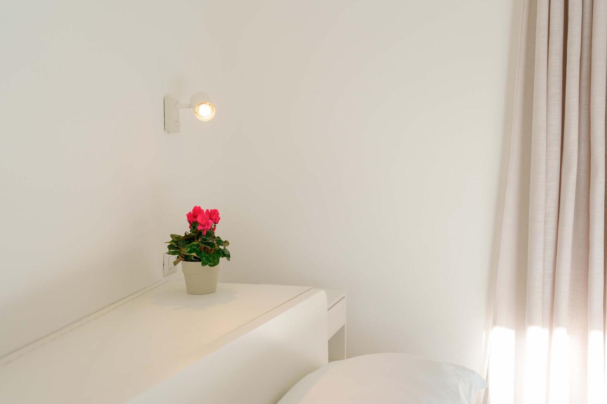 Guest House Deidda - Ts Rooms B&B San Sperate Ngoại thất bức ảnh