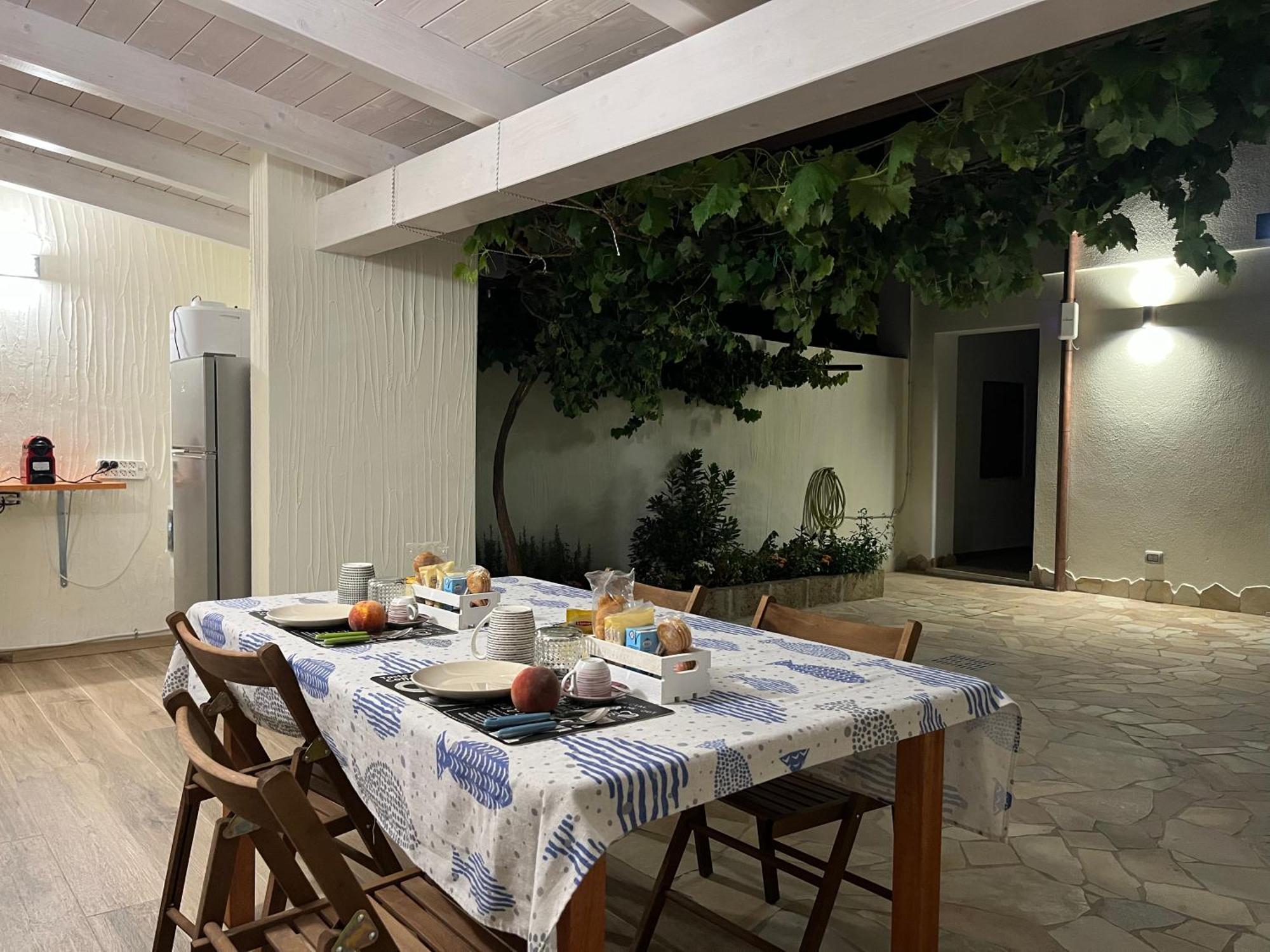 Guest House Deidda - Ts Rooms B&B San Sperate Ngoại thất bức ảnh